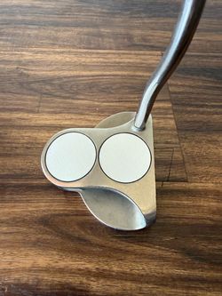 Odyssey White Hot 2-Ball Putter – SuperStroke Pistol 2.0 Grip - 35”