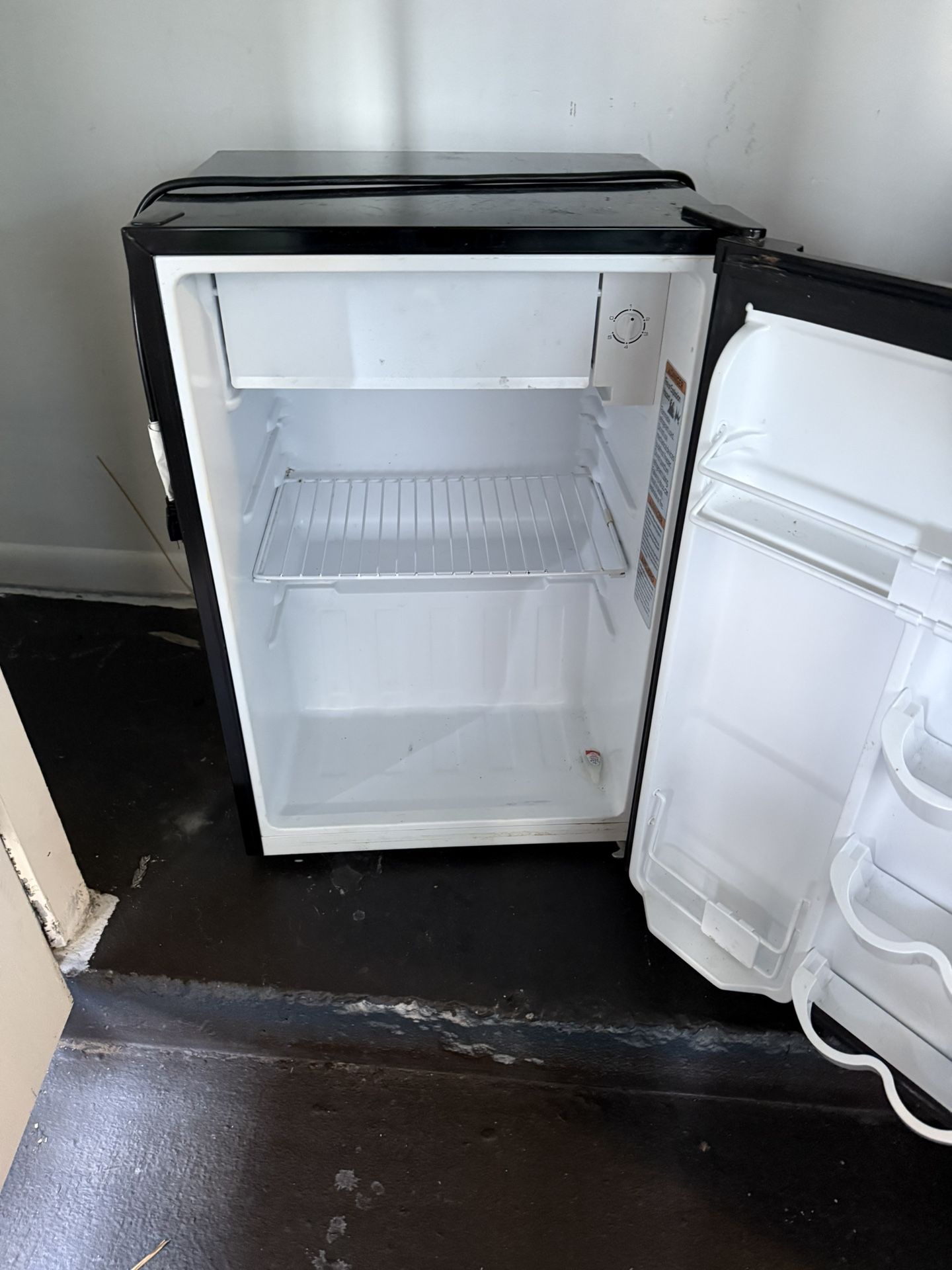 Mini fridge