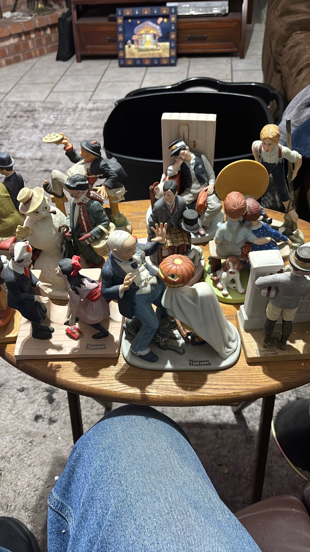 The 12 Norman Rockwell porcelain figurines complete set