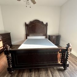 5 PC Queen Bedroom Set