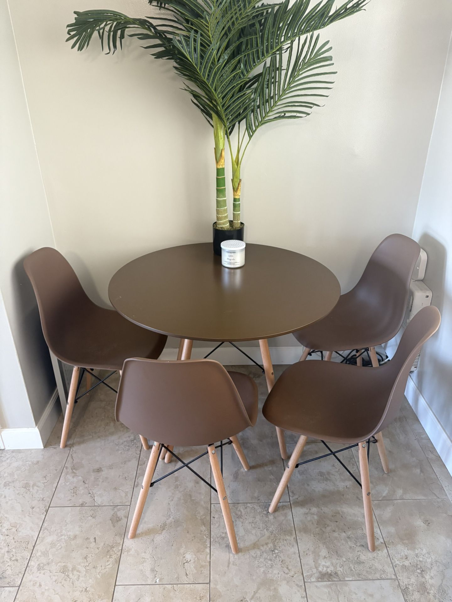 Kitchen Table & Chairs