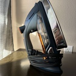 Iron Shark 1800-watt Stainless Steel