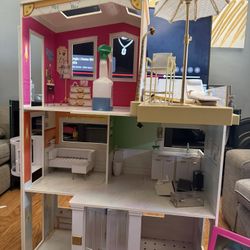 Doll House 