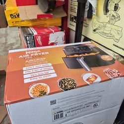 NINJA
5 qt. Black Stainless Steel Air Fryer Pro with Air Fry Roast Reheat and Dehydrate STORE PRICE 130$