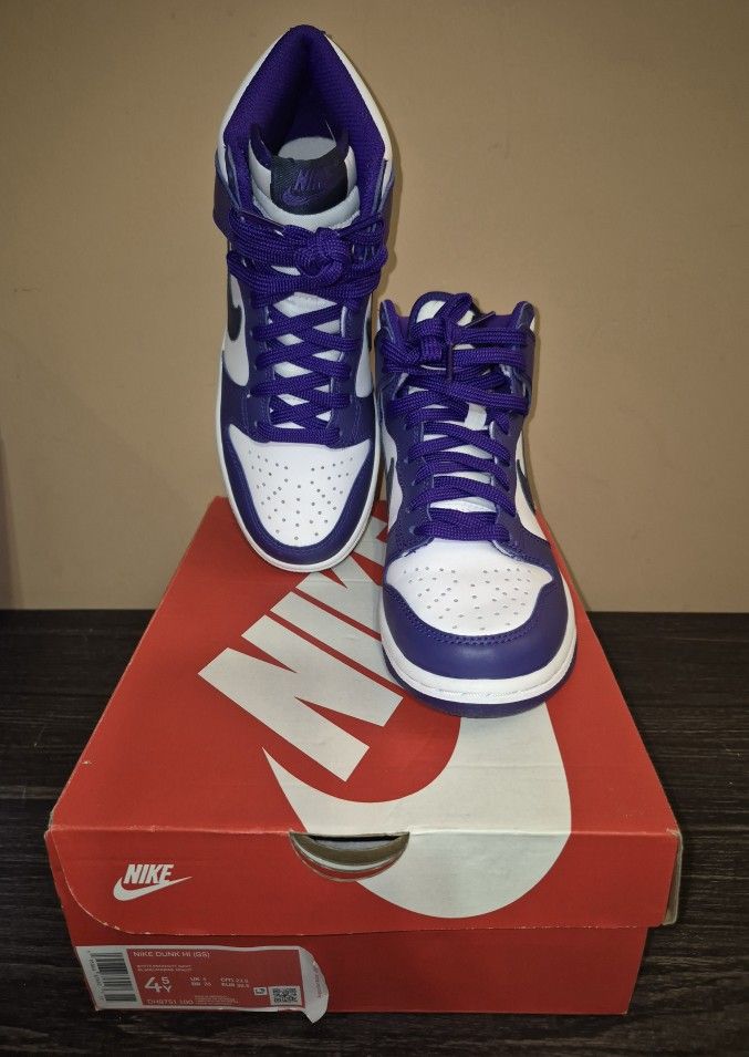 Nike Dunk High - (Sz 4.5Y)