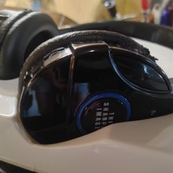 Sharper Image Wireless Headphones