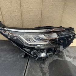 2021 2022 2023 TOYOTA SIENNA RIGHT SIDE HEADLIGHT LED OEM USED 