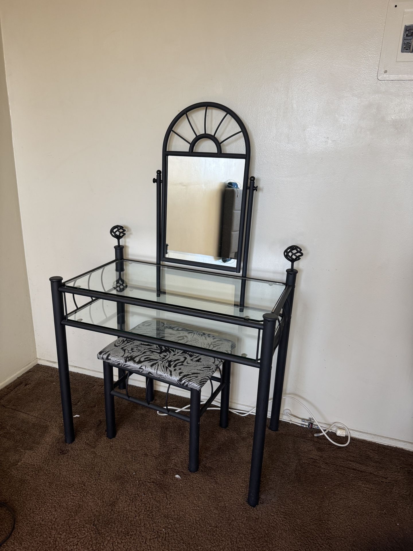 Black Metal Vanity With Chair