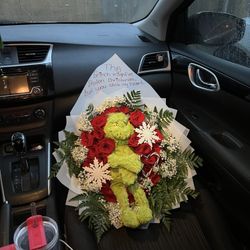 Grinch flower bouquet 