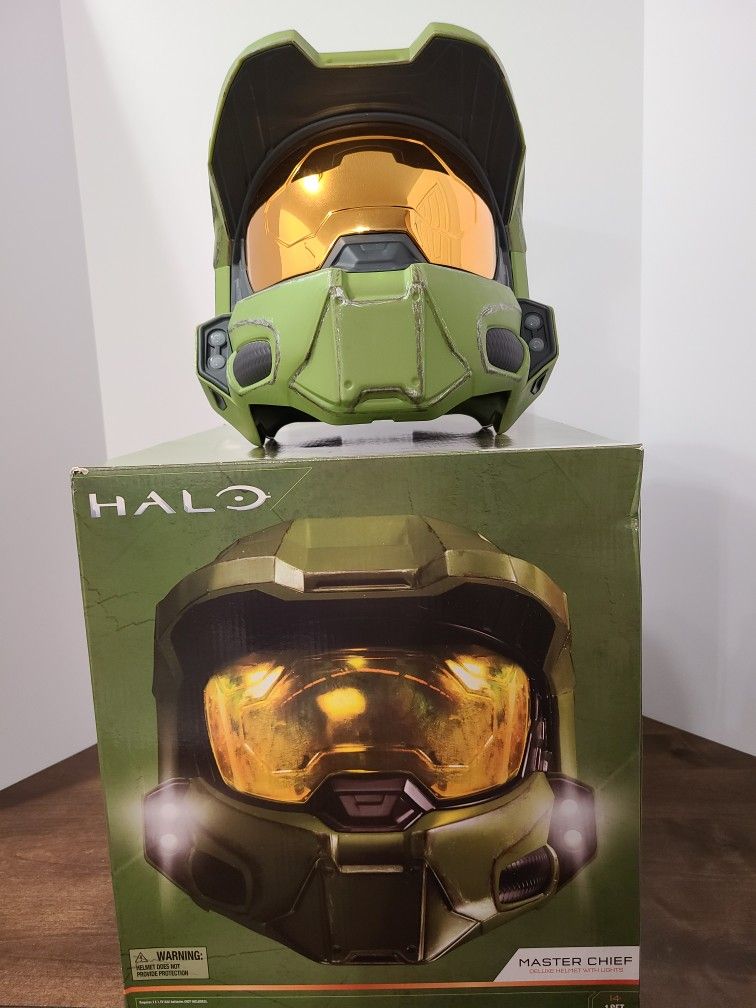 Halo Wearable Master Chief Helmet.