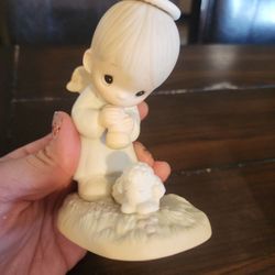 PRECIOUS MOMENTS  FIGURINE 