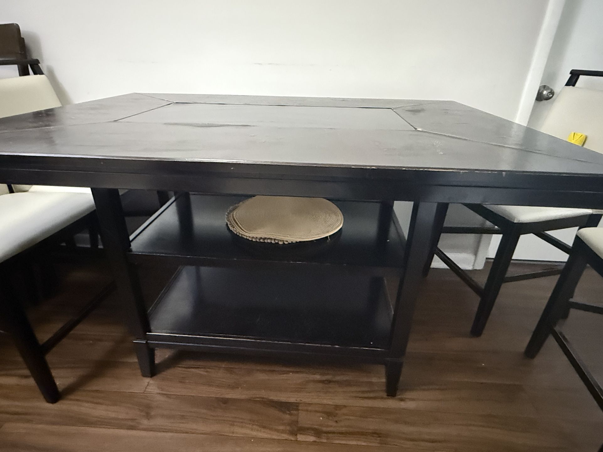 6 Seat- Dining table (Need GONE moving ASAP)