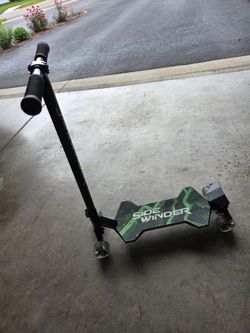 SIDEWINDER KICK SCOOTER - NEW