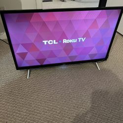 TCL Roku Smart TV 32in