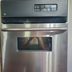 GE Electric Wall Oven