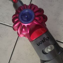Dyson Vacuum 