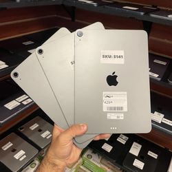 iPad Air 5 256GB Unlocked for All Carriers with Store Warranty and Financing Available!