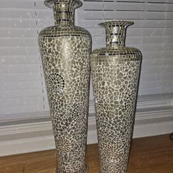 Vase For Start $1  Yard Sale 11/15
