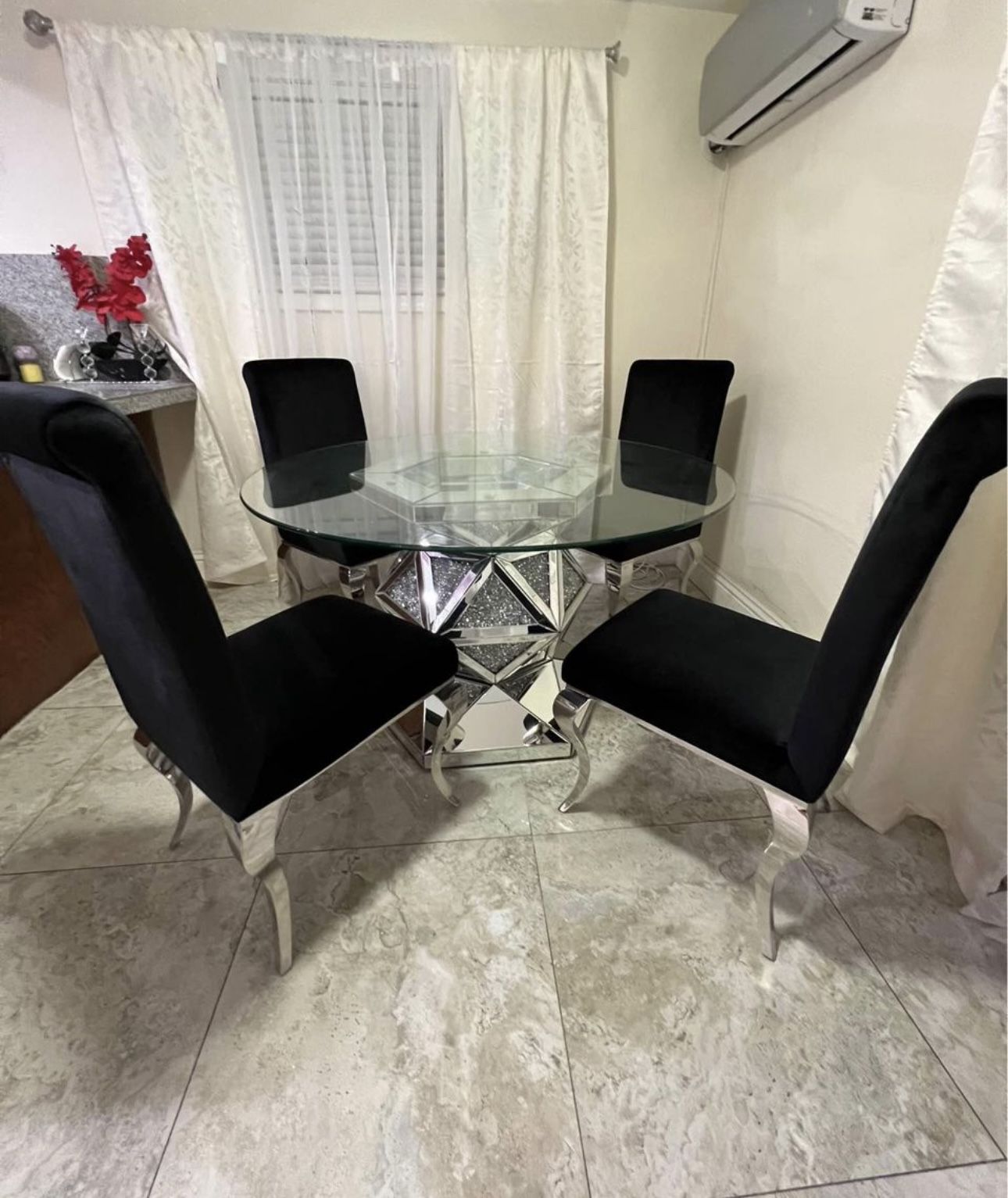 5 piece dining set statement piece table