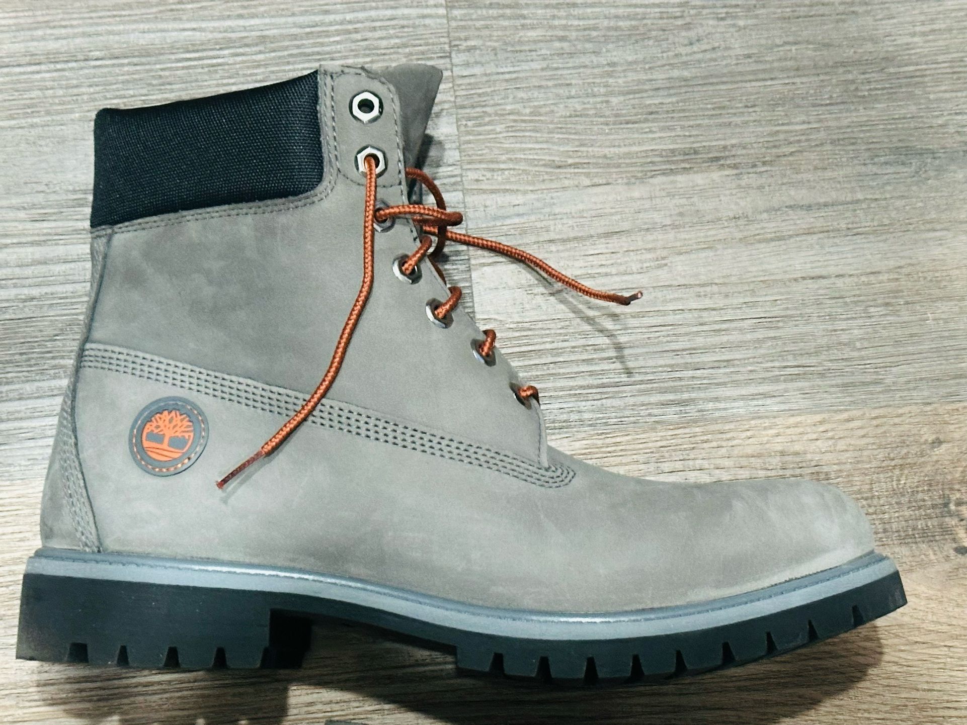 Timberland Boots-Nearly Brand New-sz 10