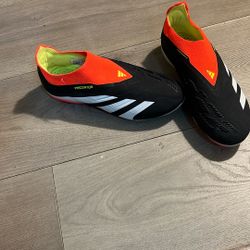Soccer Clicks “ ADDIDAS PREDATOR