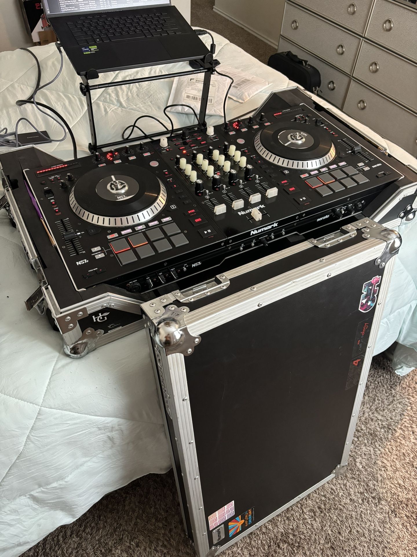 Numark NS7II Digital DJ Controller (w/ CASE)