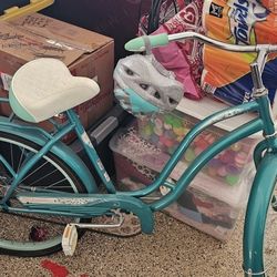 Womens Beach Cruiser And Helmet
