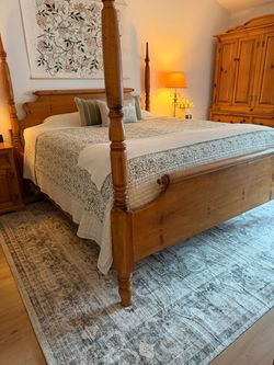 Beautiful Pine Bedroom Set