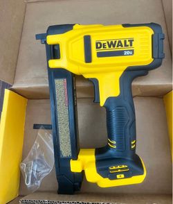 DEWALT 20V MAX Lithium-Ion Cordless Cable Stapler (Tool Only)