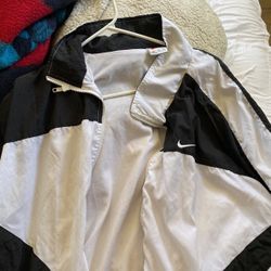 XL NIKE Vintage Black And White Windbreaker