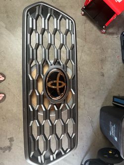 Toyota Tacoma Trd grill