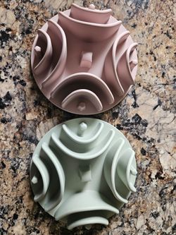 2 Pcs Slow Feeder Pet Bowls Insert, Silicone, Strong Suction Cups Anti-Choking Dog Bowl Insert
