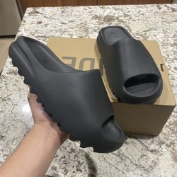 Yeezy Onyx Slides 