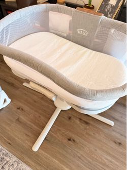 BassiNest Luxe Swivel Sleeper Bassinet