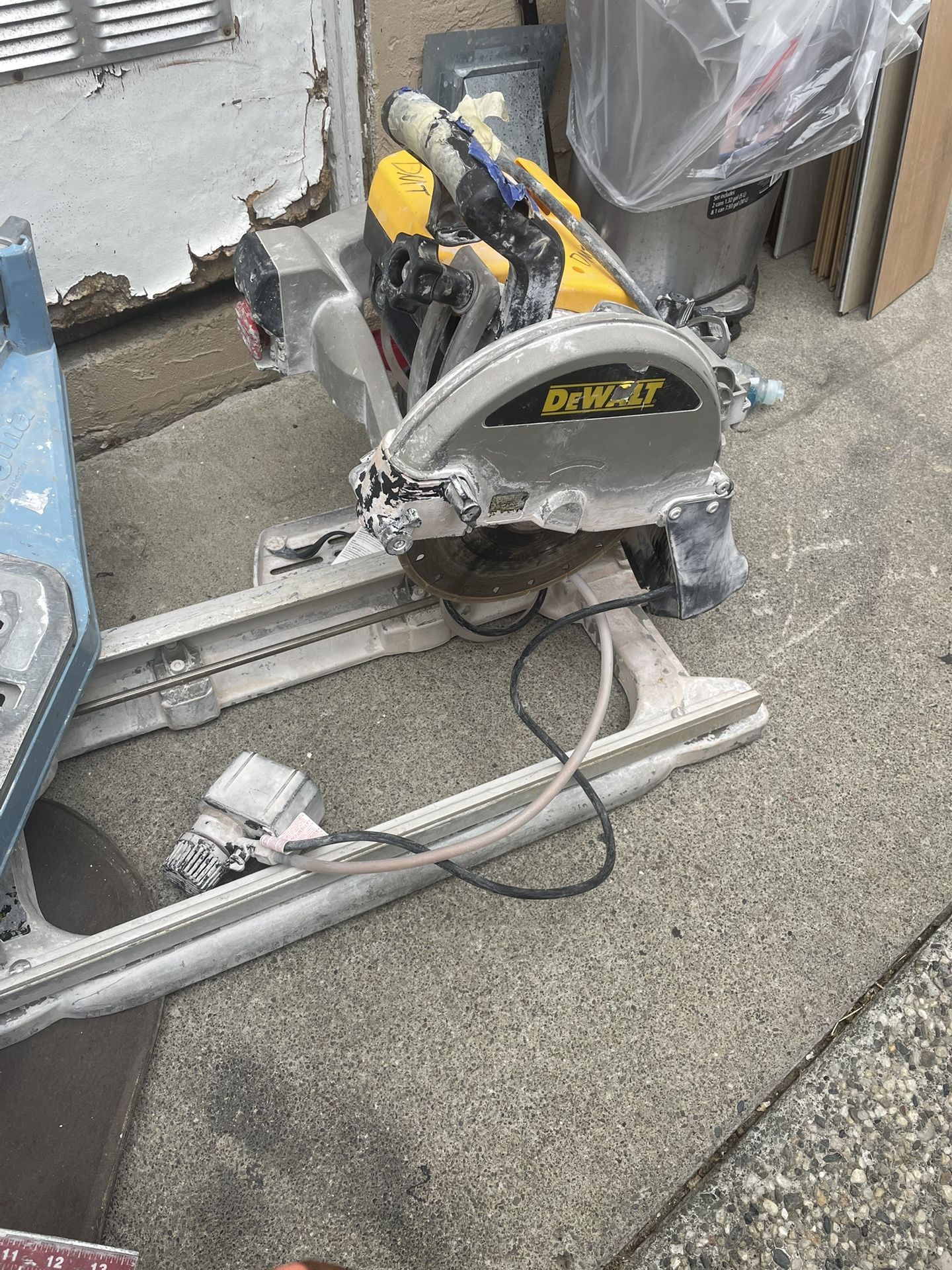 DeWalt tile cutting