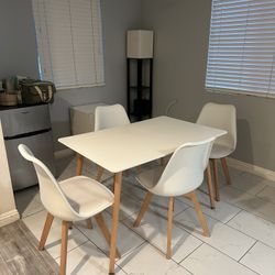 Dining Table and chairs 