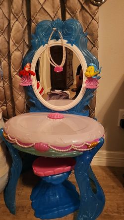 Toys & Furniture