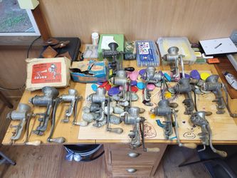 Hand crank meat grinders
