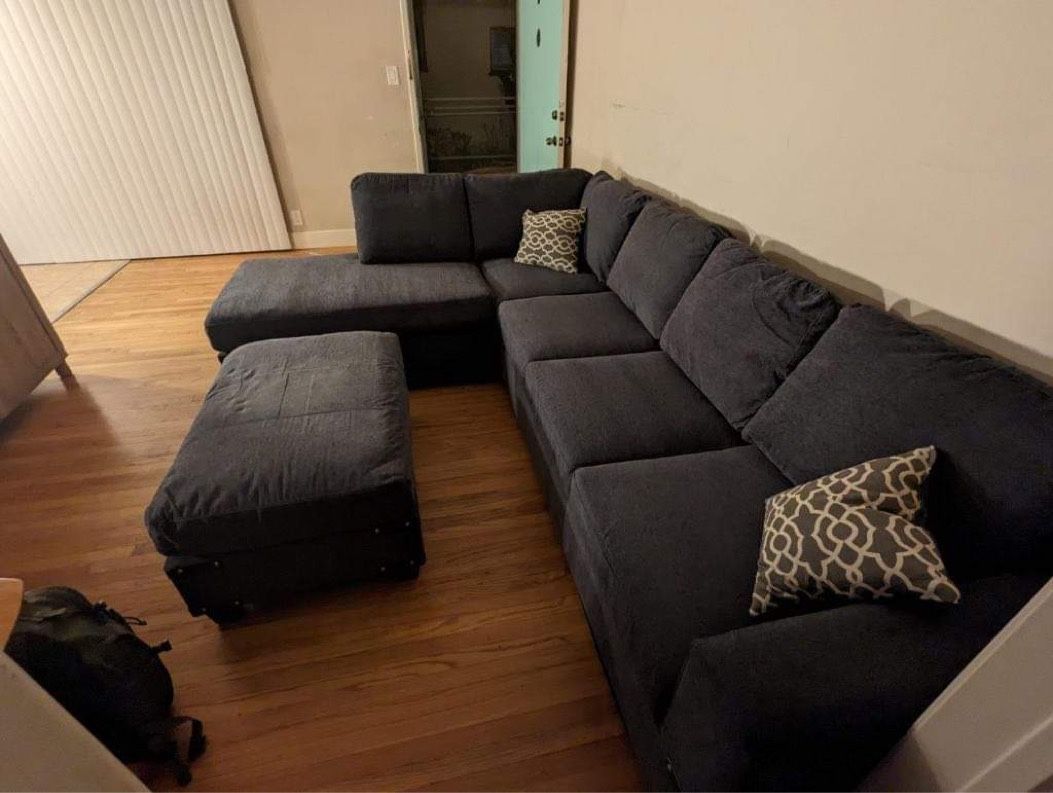 New Sectional Couch ! Free Delivery 🚚! Financing Available!