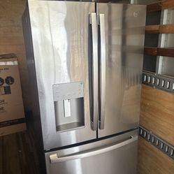 Ge  Bottom Freezer Fridge 