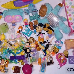  ***Pending Pick Up ***Free Toy Lot