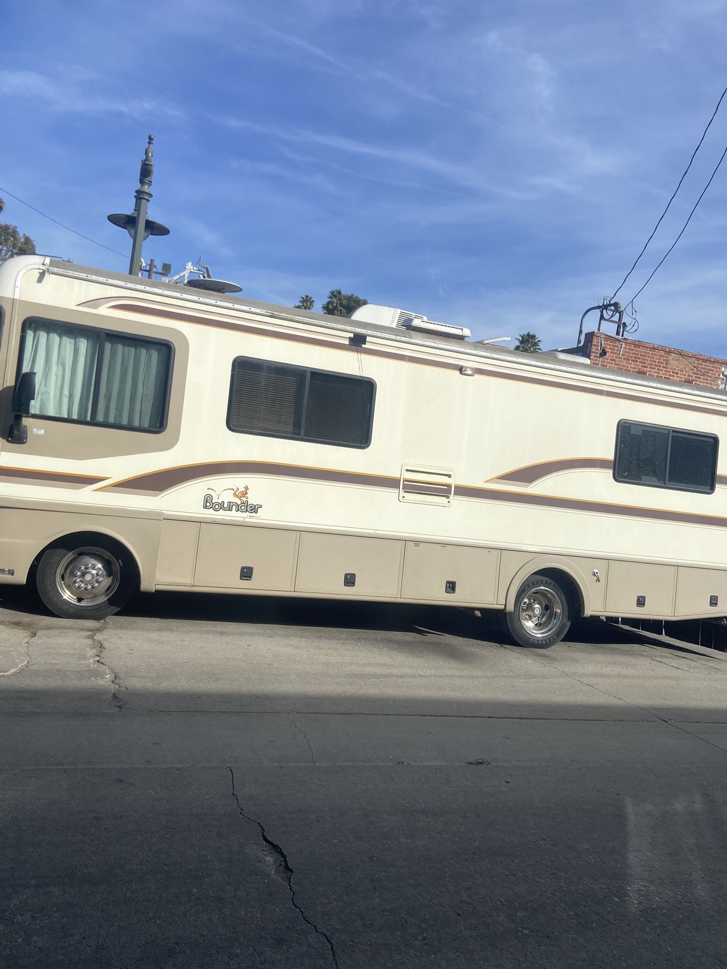 Bounder Rv