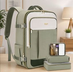 Travel Backpack with 3 Packing Cubes (NEW)
