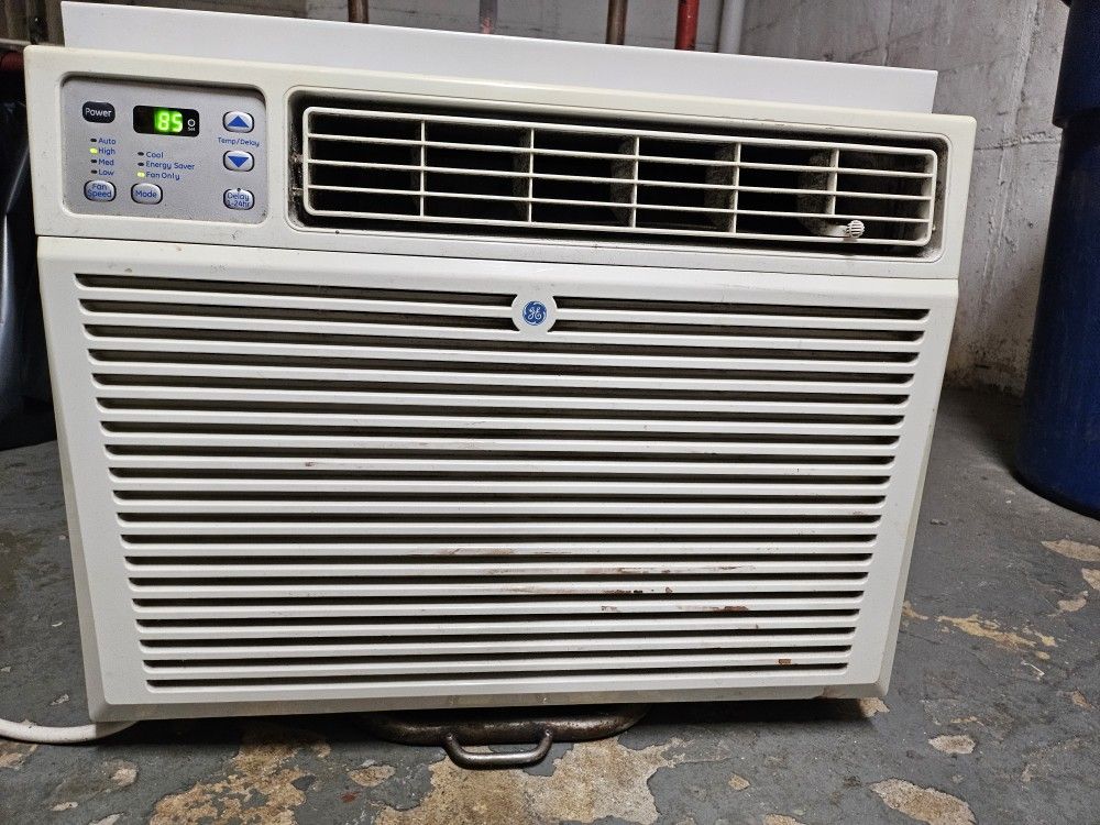 GE Air Conditioner 14,000 BTU