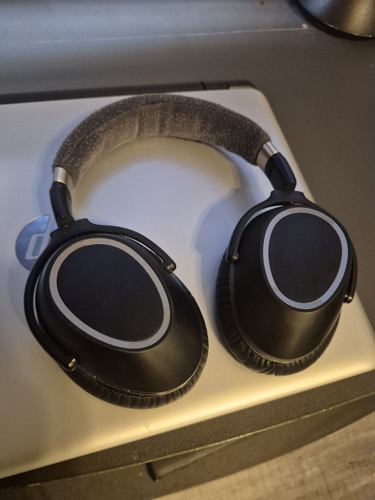 Sennheiser PXC 550 Wireless Bluetooth Noise Cancelling Headphones