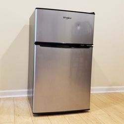 Whirlpool 3.1 cu ft Mini Refrigerator with Freezer 