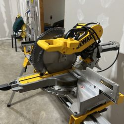 DWS780  & DWX723 Dewalt double bevel sliding miter saw and stand