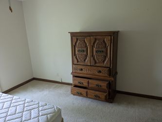 Dresser.
