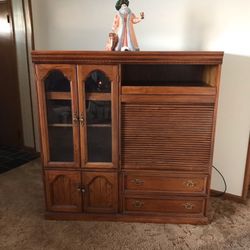 Entertainment center