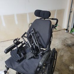 Reclining wheelchair w/leg rests
